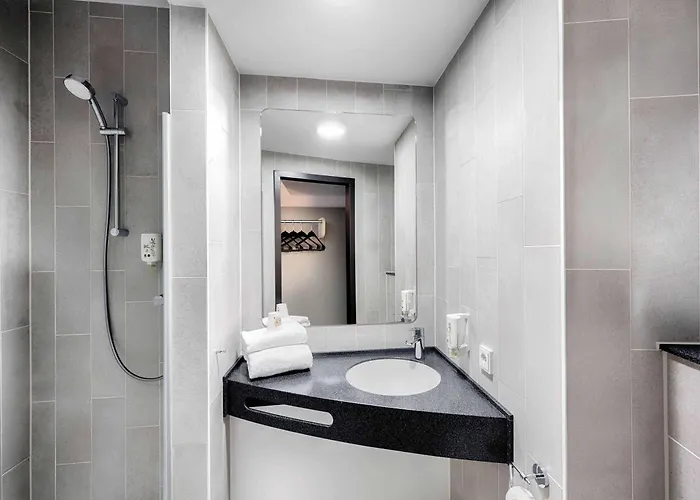 Luebeck-hbf Hotell 3*